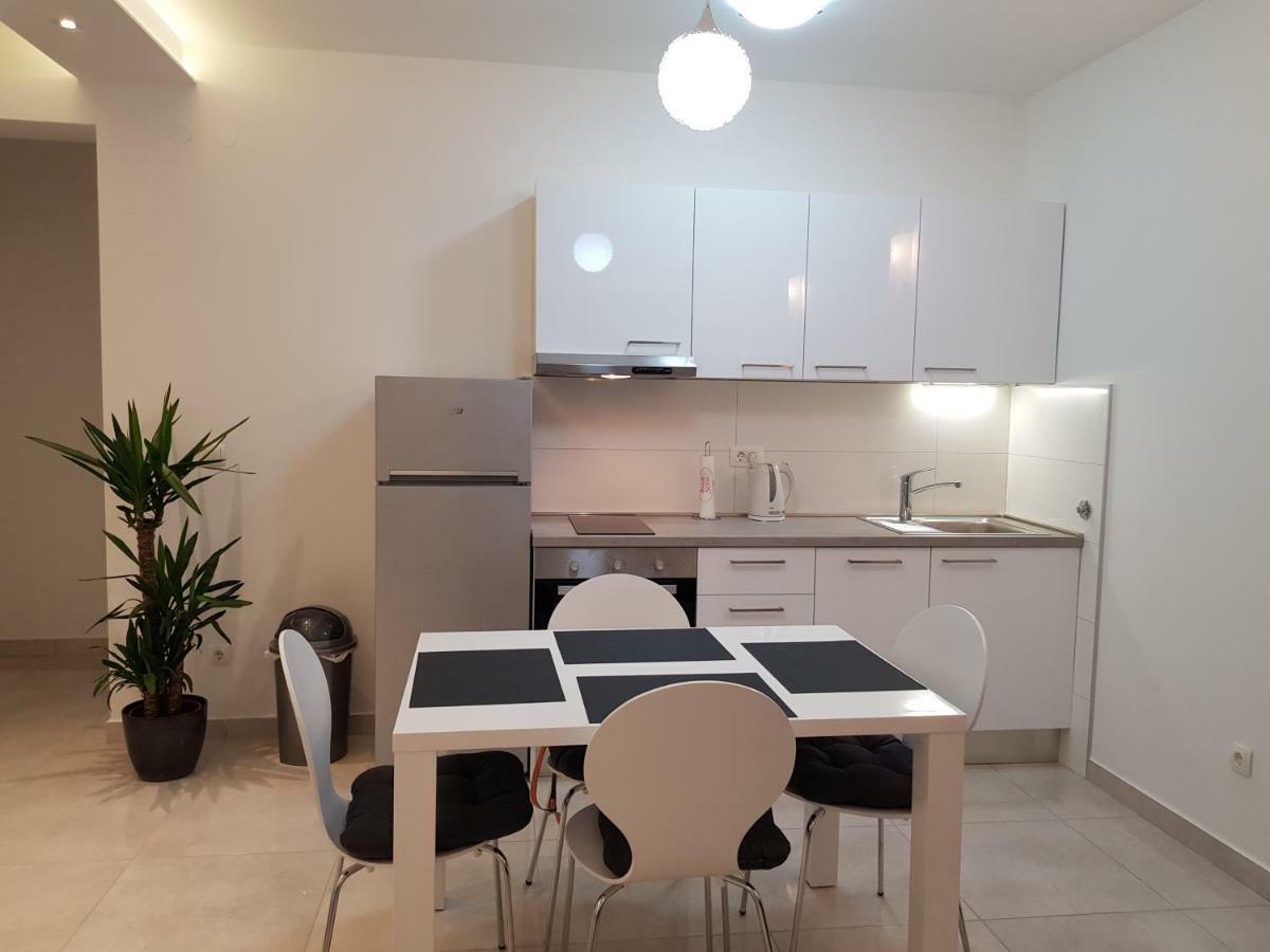 Apartman Cezar Apartment สโตเบรช ภายนอก รูปภาพ