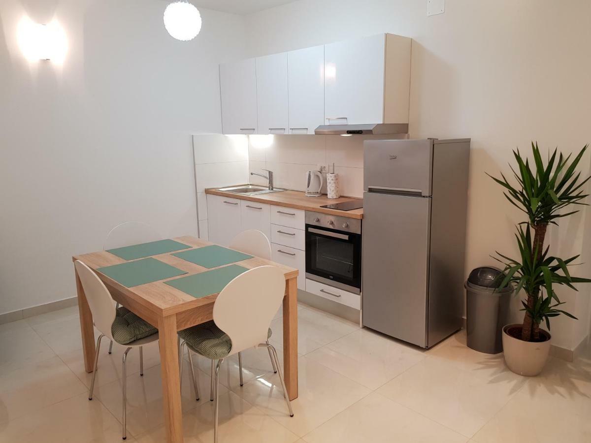 Apartman Cezar Apartment สโตเบรช ภายนอก รูปภาพ